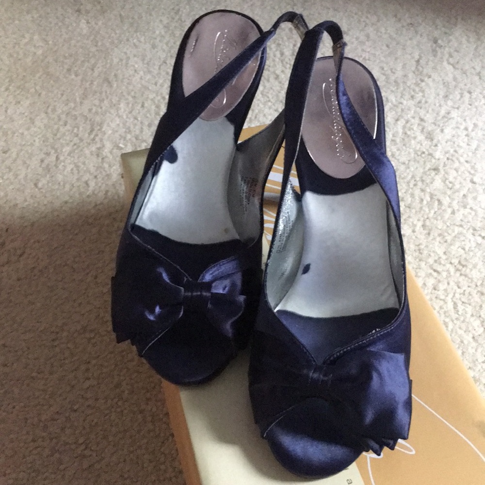David’s Bridal Formal Silk Sling Back Heels